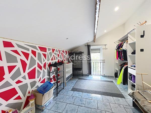 À 5 min de la gare Maison 3 chambres sur 580 m² à prix exceptionnel !
