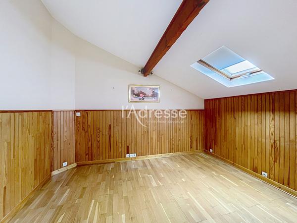 À 5 min de la gare Maison 3 chambres sur 580 m² à prix exceptionnel !