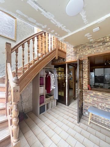 À 5 min de la gare Maison 3 chambres sur 580 m² à prix exceptionnel !