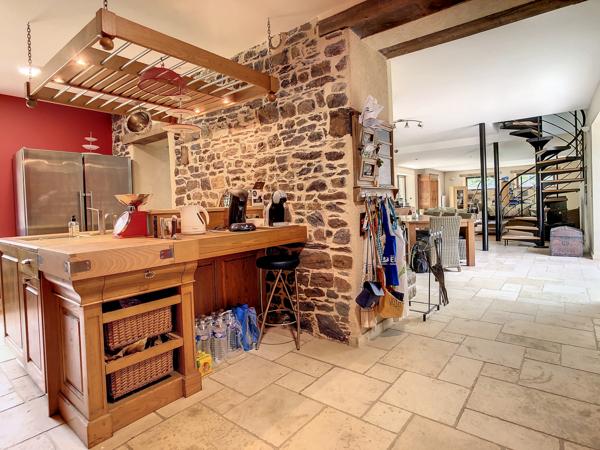 Évasion aux portes de Rennes – Superbe propriété avec piscine et parc paysagé