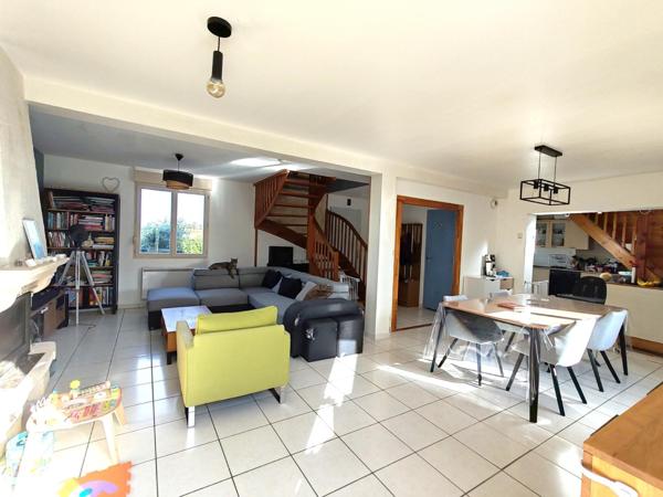 Maison contemporaine à 5 minutes de Baugé / 3-4 chambres / Terrain de 973m² / garage