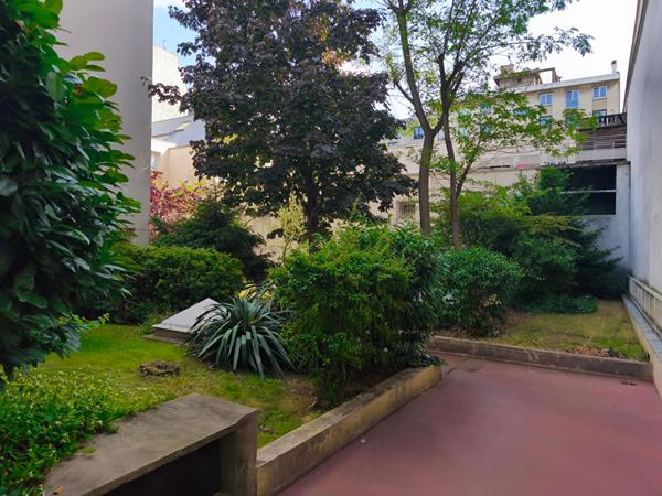 Studio lumineux de 23m2 au calme, à deux pas du Canal