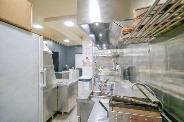 LOCAL COMMERCIAL 103.5m² - EMPLACEMENT N°1 EN CENTRE-VILLE