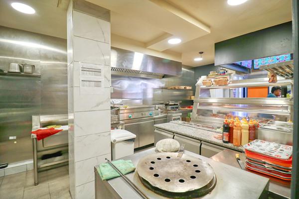 LOCAL COMMERCIAL 103.5m² - EMPLACEMENT N°1 EN CENTRE-VILLE