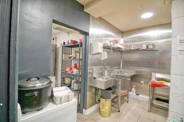 LOCAL COMMERCIAL 103.5m² - EMPLACEMENT N°1 EN CENTRE-VILLE