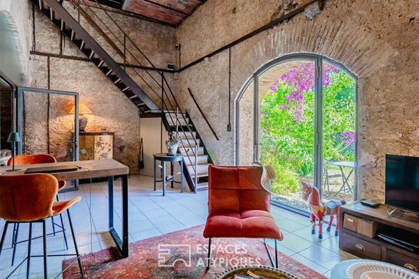 Vigneronne de caractère avec terrasse panoramique et jardin intimiste proche des plages