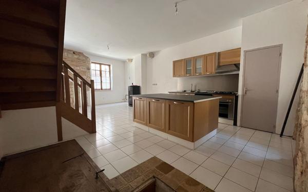 Maison à louer    3 pièces •  Castelnau-de-Montmiral