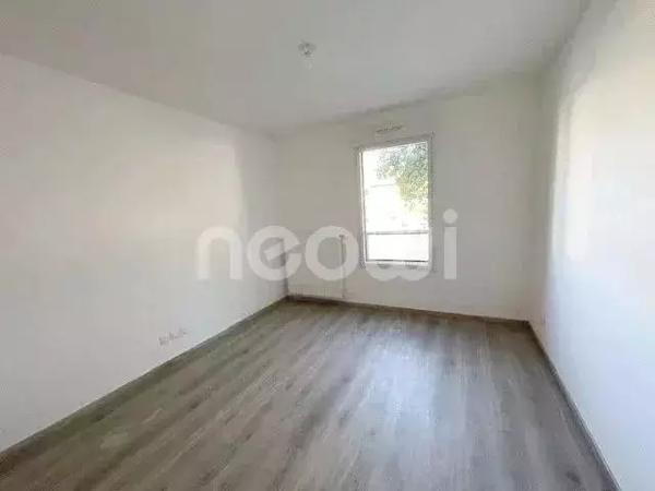 T3 AVEC GARAGE ET BALCON