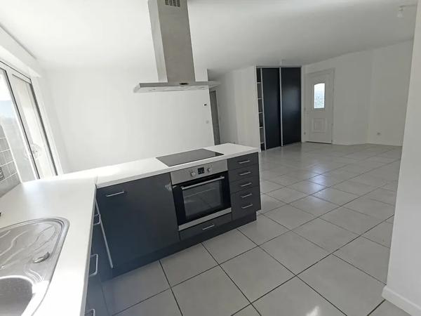 Plain pied 3 chambres, combles aménageables, très bon état