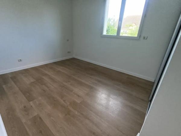 Plain pied 3 chambres, combles aménageables, très bon état