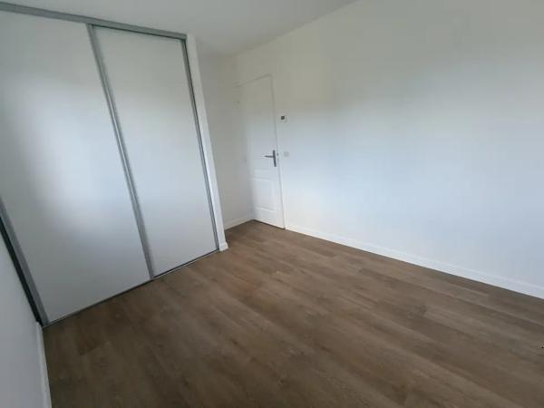 Plain pied 3 chambres, combles aménageables, très bon état
