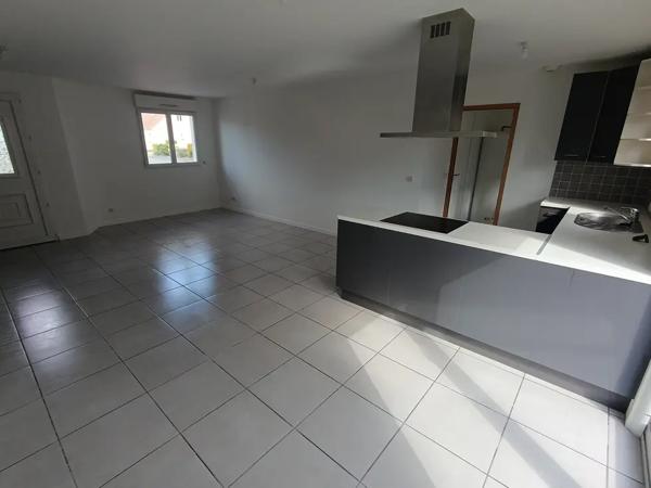 Plain pied 3 chambres, combles aménageables, très bon état