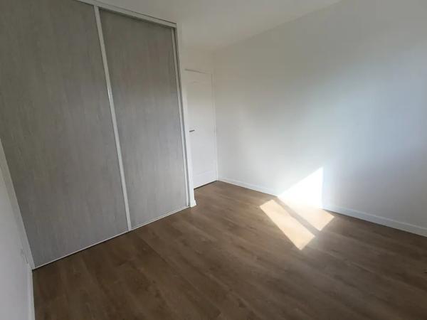 Plain pied 3 chambres, combles aménageables, très bon état