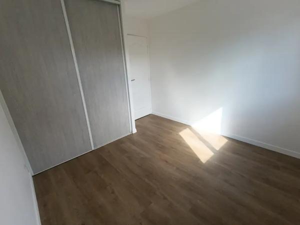 Plain pied 3 chambres, combles aménageables, très bon état