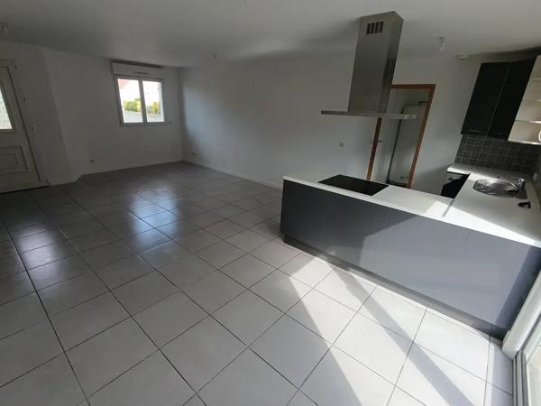 Plain pied 3 chambres, combles aménageables, très bon état