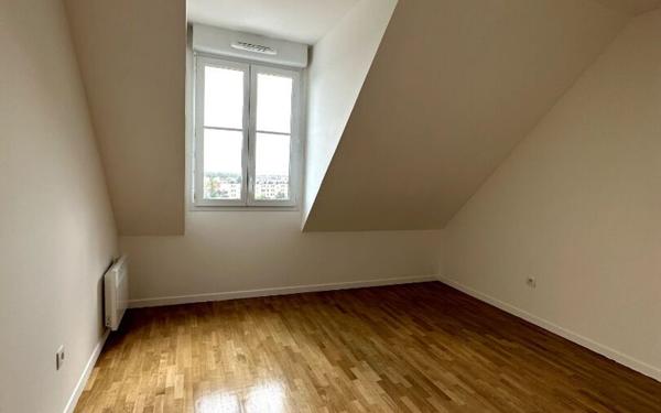Appartement à louer    4 pièces •  Le Plessis-Robinson