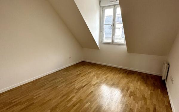 Appartement à louer    4 pièces •  Le Plessis-Robinson