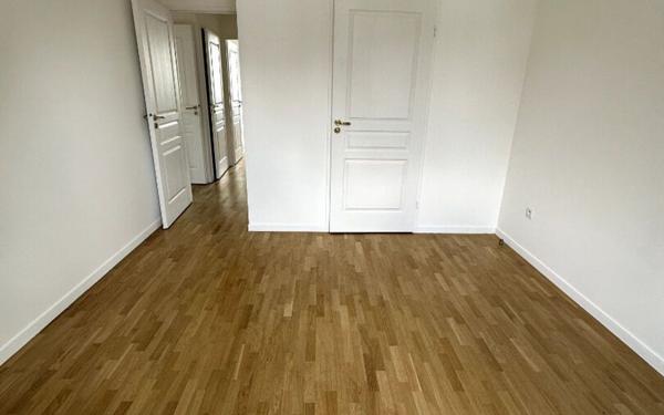 Appartement à louer    4 pièces •  Le Plessis-Robinson