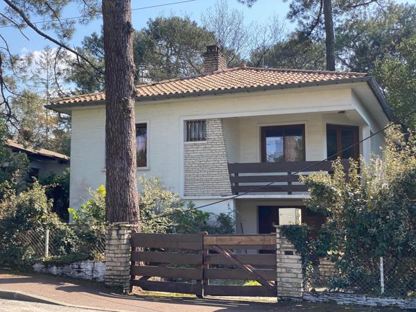 ARCACHON ABATILLES ! Maison 4 pièces de 80 m2 sur une parcelle boisée de de 584 m2 !