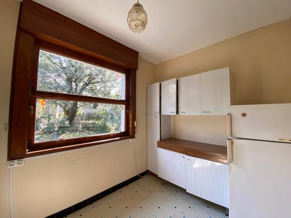 ARCACHON ABATILLES ! Maison 4 pièces de 80 m2 sur une parcelle boisée de de 584 m2 !