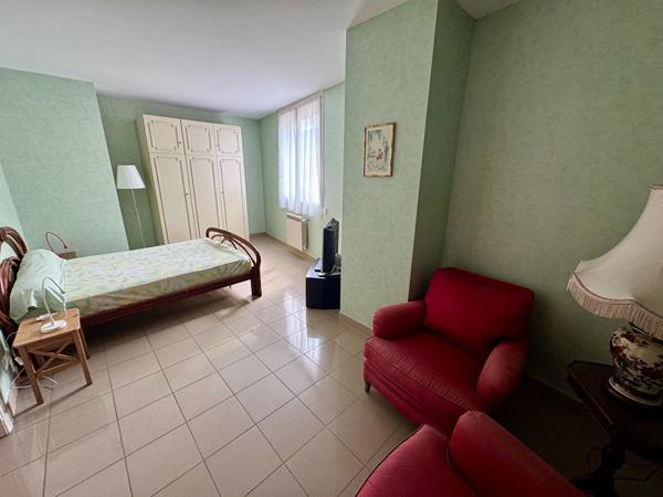 Maison Nimes 10 pièce(s) 322.96 m2
