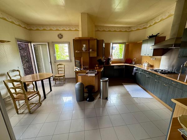 Maison Nimes 10 pièce(s) 322.96 m2