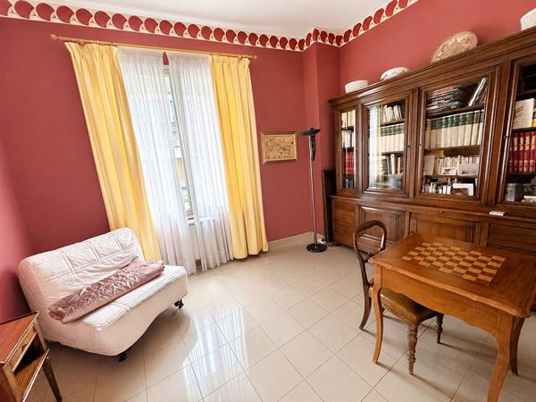 Maison Nimes 10 pièce(s) 322.96 m2