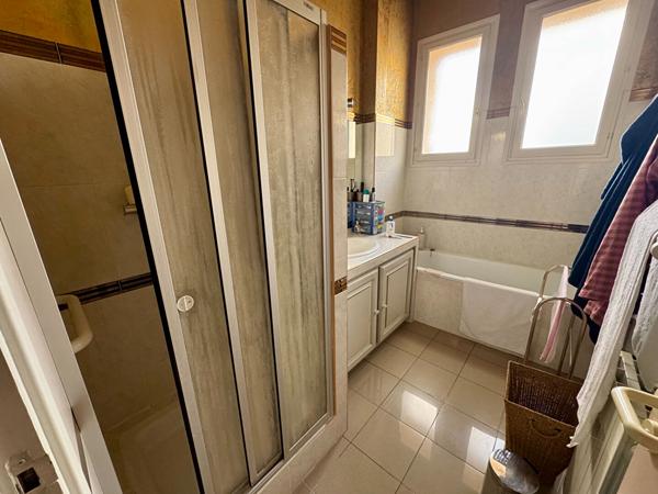 Maison Nimes 10 pièce(s) 322.96 m2