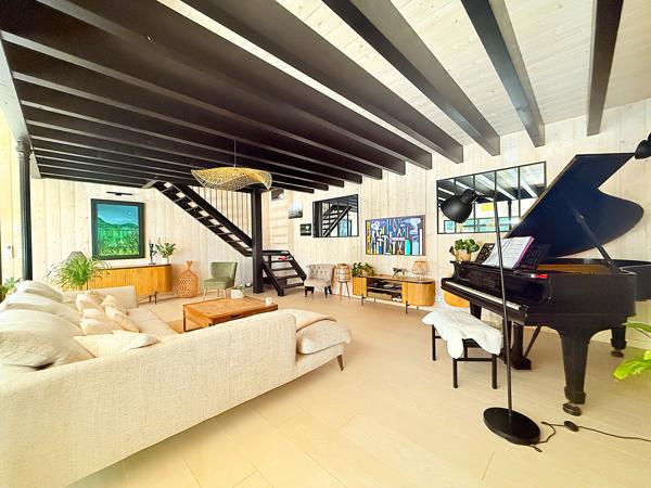 Superbe villa contemporaine dans quartier résidentiel