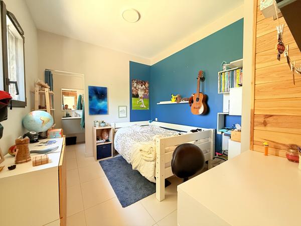 Superbe villa contemporaine dans quartier résidentiel
