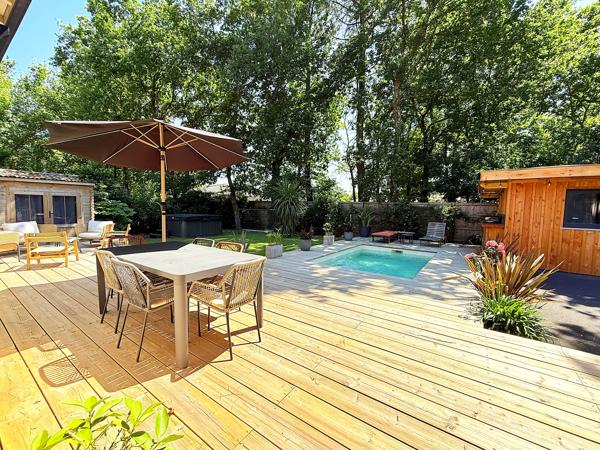 Superbe villa contemporaine dans quartier résidentiel