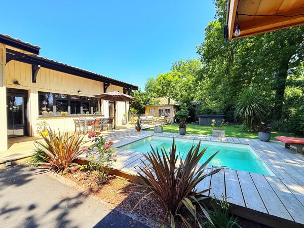 Superbe villa contemporaine dans quartier résidentiel