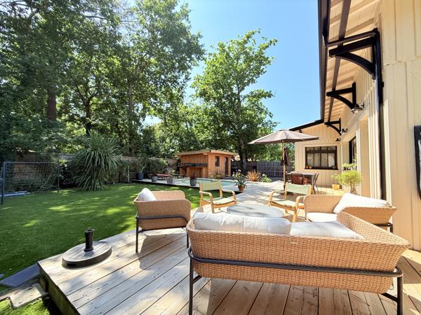 Superbe villa contemporaine dans quartier résidentiel