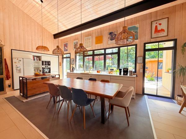 Superbe villa contemporaine dans quartier résidentiel