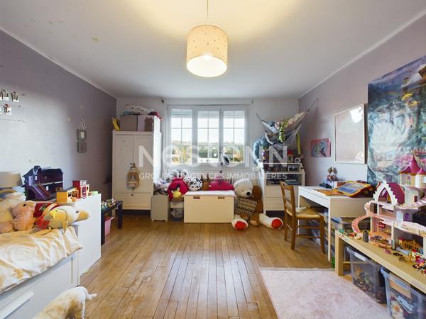 A vendre à Arpajon sur Cère, Maison 8 pièces d'une surface de 186 m² avec jardin de 1000 m².