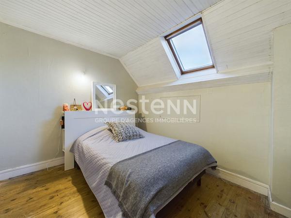 A vendre à Arpajon sur Cère, Maison 8 pièces d'une surface de 186 m² avec jardin de 1000 m².