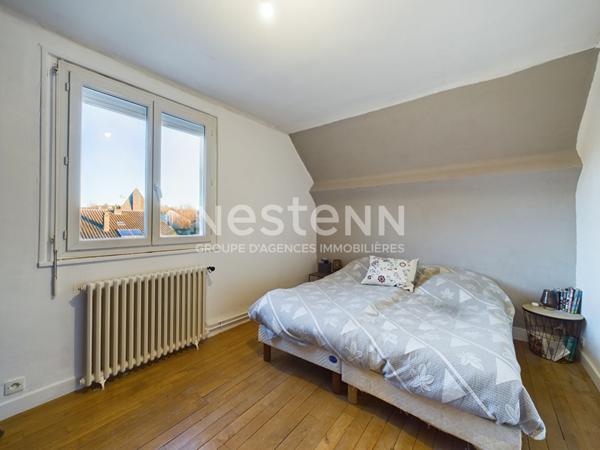 A vendre à Arpajon sur Cère, Maison 8 pièces d'une surface de 186 m² avec jardin de 1000 m².