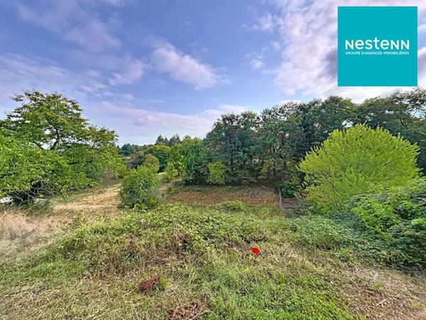 Terrain pentu à Saint Just Saint Rambert - 1511 m² - Viabilisé !