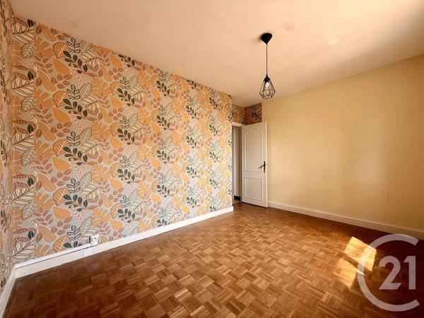 Appartement T4 à vendre  4 pièces - 86,25 m 2   GUILHERAND GRANGES  - 07