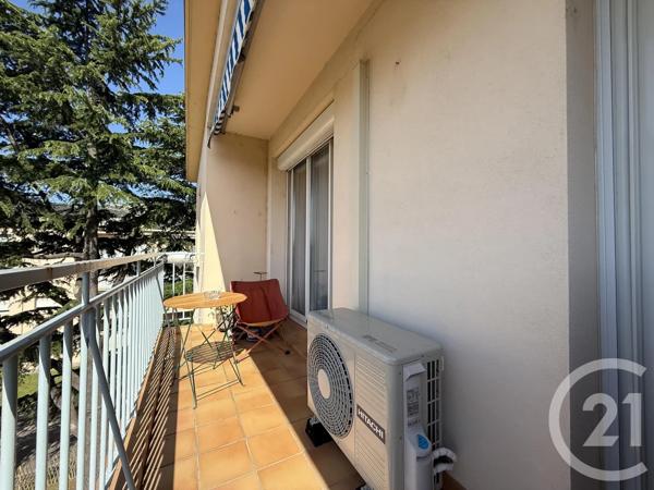 Appartement T4 à vendre  4 pièces - 86,25 m 2   GUILHERAND GRANGES  - 07