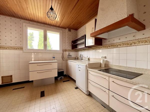 Appartement T4 à vendre  4 pièces - 86,25 m 2   GUILHERAND GRANGES  - 07