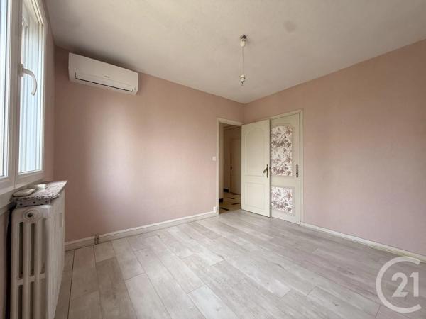 Appartement T4 à vendre  4 pièces - 86,25 m 2   GUILHERAND GRANGES  - 07