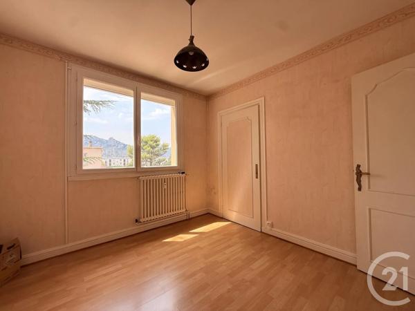 Appartement T4 à vendre  4 pièces - 86,25 m 2   GUILHERAND GRANGES  - 07