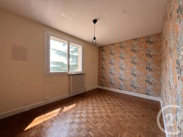 Appartement T4 à vendre  4 pièces - 86,25 m 2   GUILHERAND GRANGES  - 07