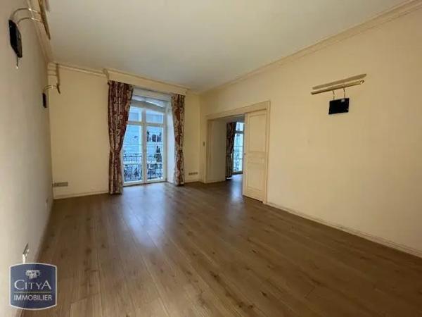 Appartement à louer 5 pièces 160.8m²
