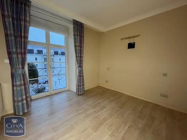 Appartement à louer 5 pièces 160.8m²