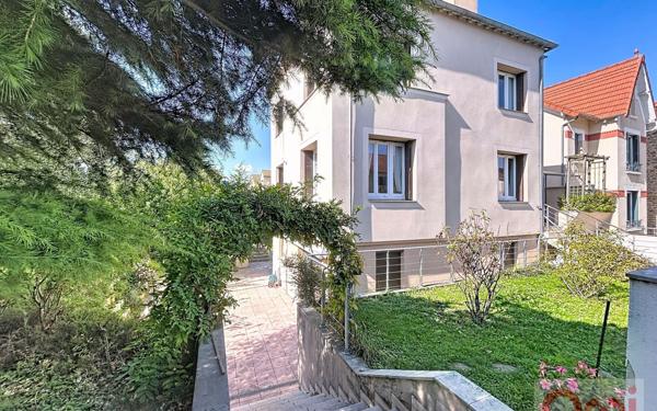 Maison à vendre    9 pièces • 240 m2 Châtillon