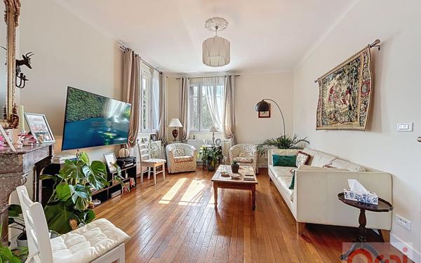 Maison à vendre    9 pièces • 240 m2 Châtillon