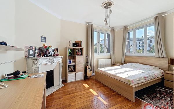 Maison à vendre    9 pièces • 240 m2 Châtillon