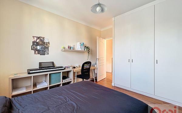 Maison à vendre    9 pièces • 240 m2 Châtillon